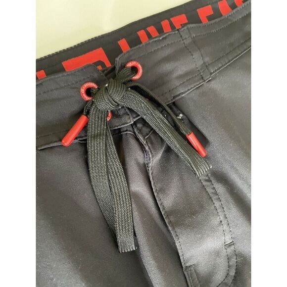 Dixxon Live Fast Mens 38 Board Shorts Swim Trunks Black Red Flannel Co - Picture 4 of 8